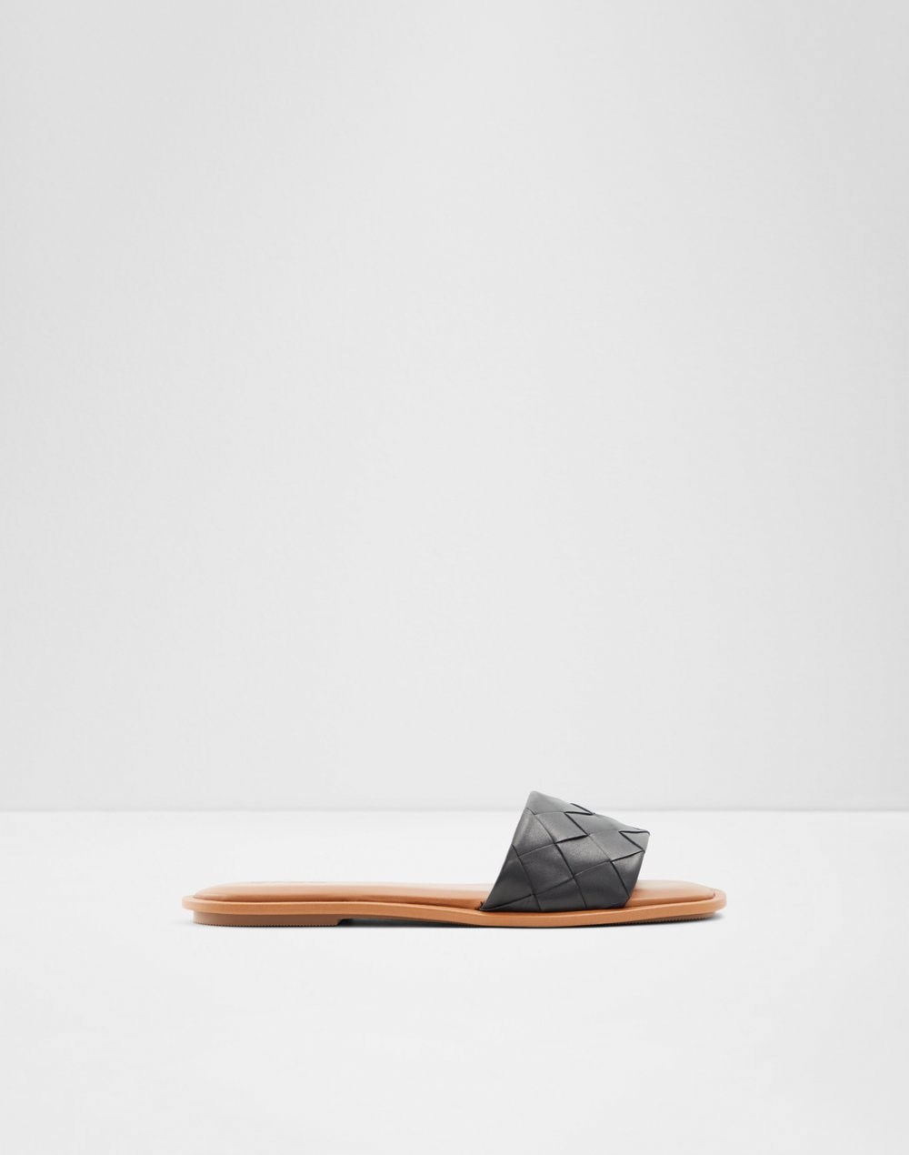 VAYDDA    LEA SMOOTH