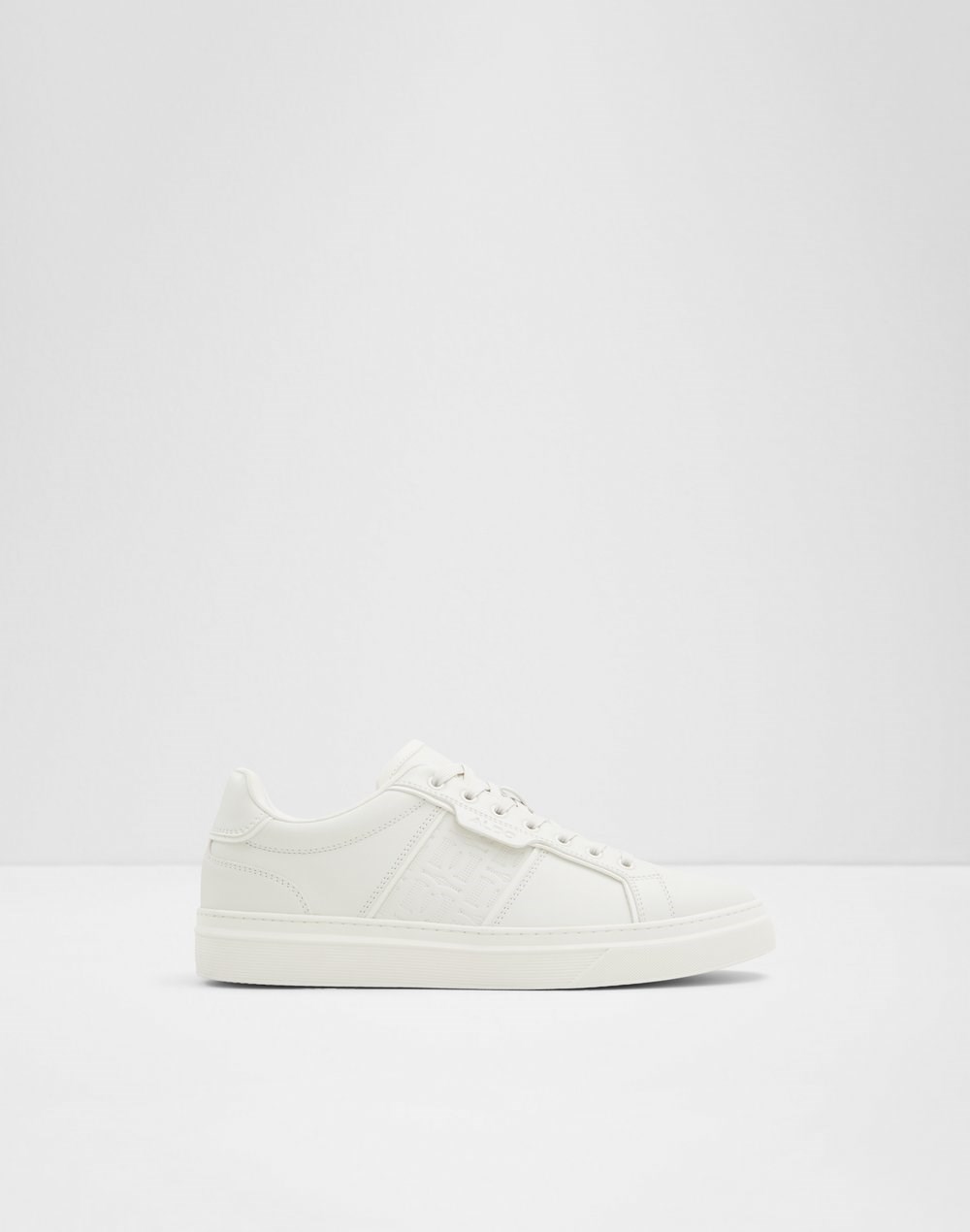 COURTLINE  SYN EMBOSSED